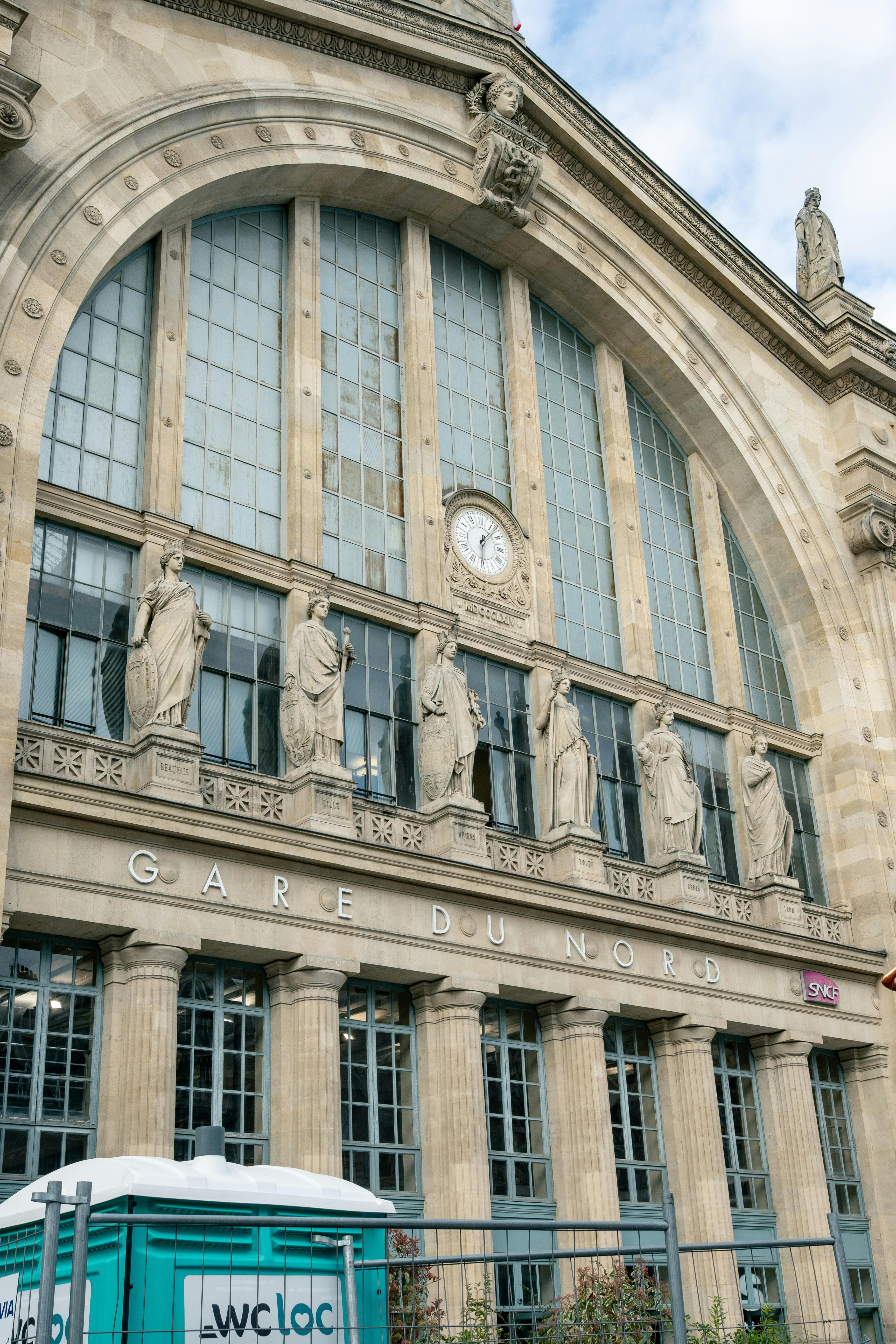Gare parisienne - Chauffeur VTC Paris PrivateMove